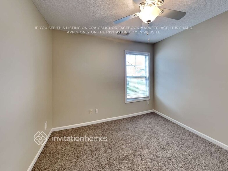 Building Photo - 3786 Pine Village Pl