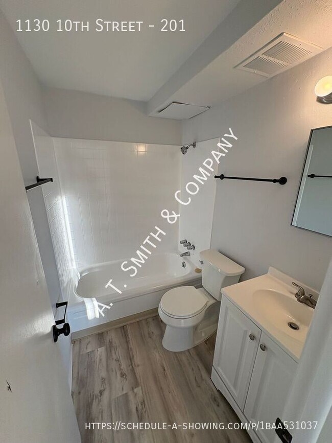 Building Photo - 1130 10th St