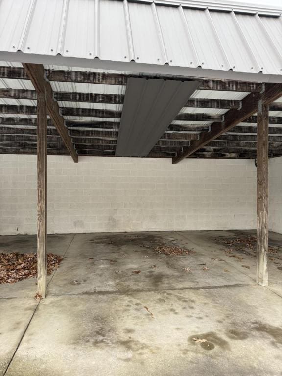 Building Photo - 2034 Portage Rd