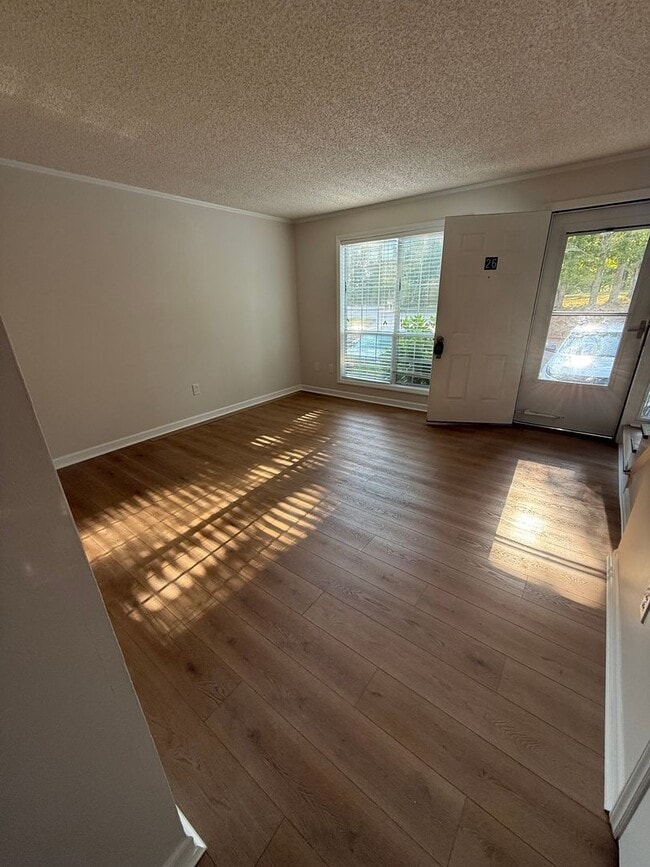Building Photo - Long Term Rental - Smoke Rise Townhouse - ...
