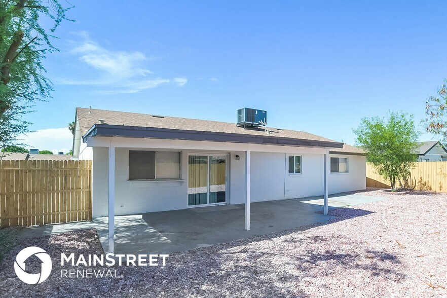 Building Photo - 7635 W Heatherbrae Dr