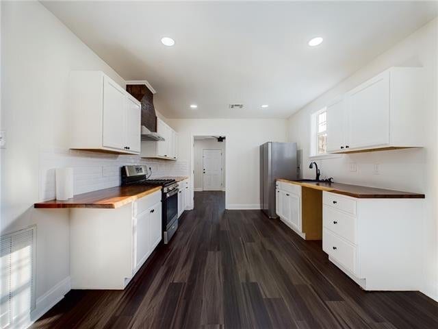 Building Photo - 4114 N Robertson St