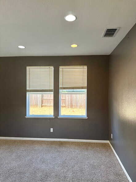 Building Photo - 5321 Matina Dr
