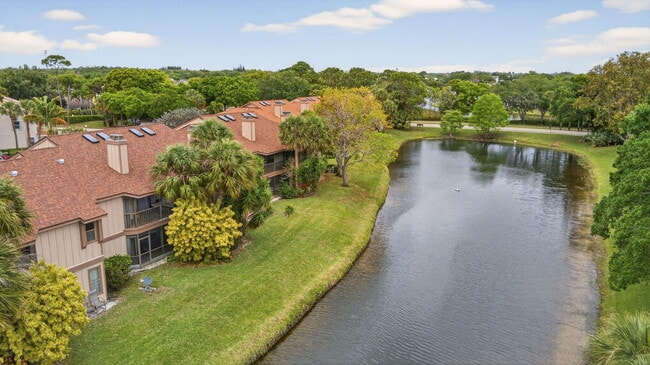 Building Photo - 500 Crosswinds Dr