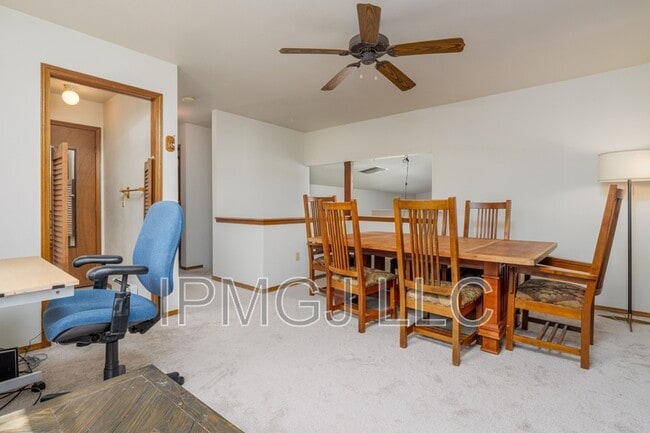 Building Photo - 384 Explorer Ct