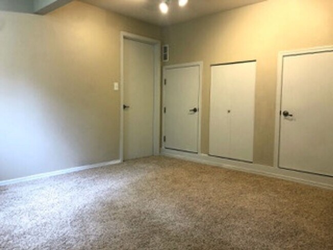 Building Photo - Spacious 4 bedroom in Finn Hill/Juanita area in a cul-de-sac with large backyard