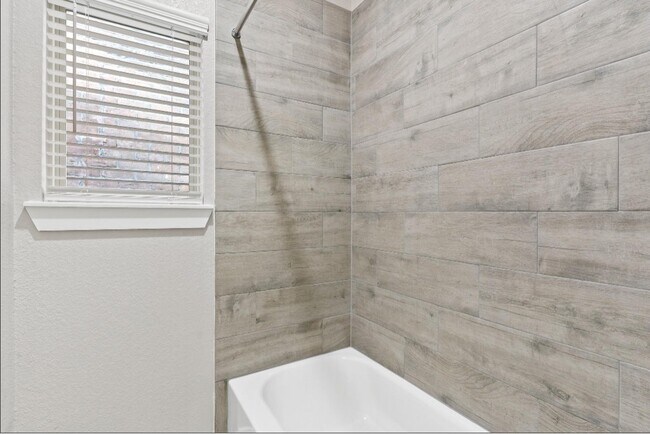 Building Photo - 14130 Cashel Forest Dr