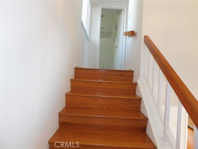 Building Photo - 7 Lakeview