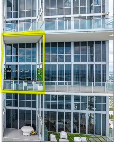 Building Photo - 1100 Biscayne Blvd
