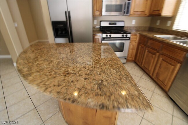 Building Photo - 754 Rise Canyon Dr