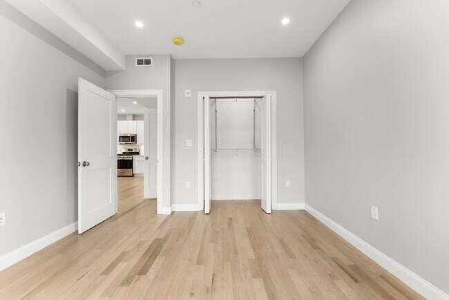 Building Photo - 23 Dewolf St