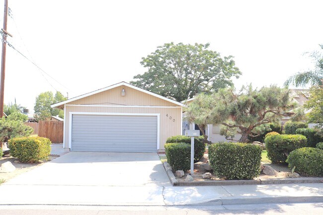 Primary Photo - 400 S Crawford Ave