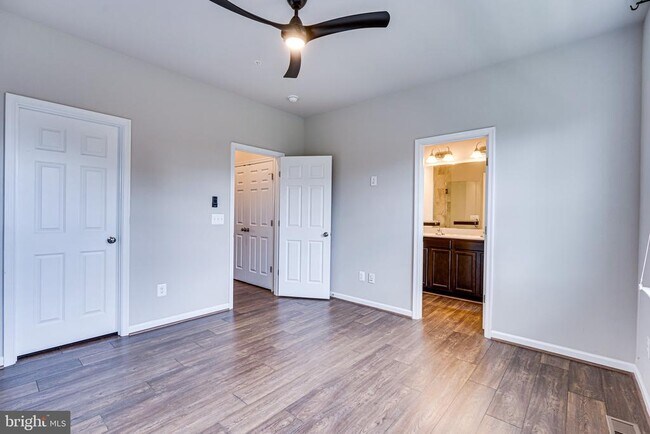 Building Photo - 14263 Travilah Rd