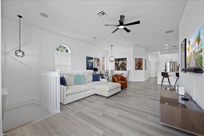 Building Photo - 4986 Bonsai Cir