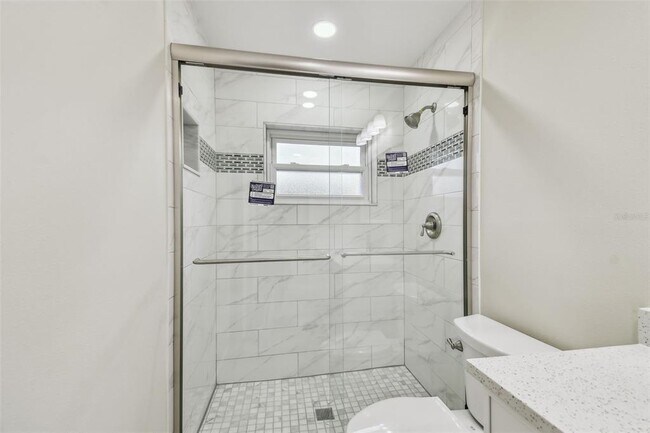Building Photo - 3938 Versailles Dr