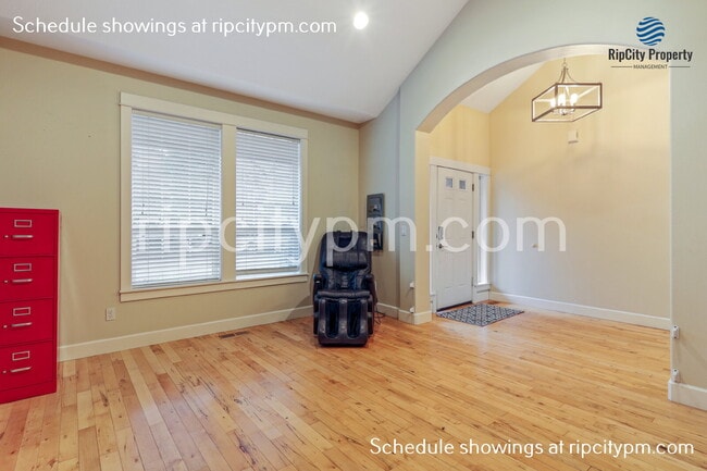 Building Photo - 22314 SW Mandan Dr