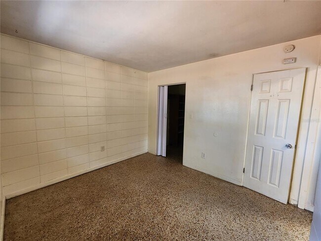 Building Photo - 1933 NW 4th Ave