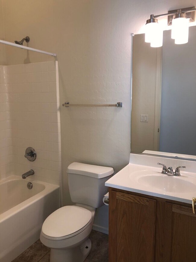 Building Photo - 5301 N Bremont Way