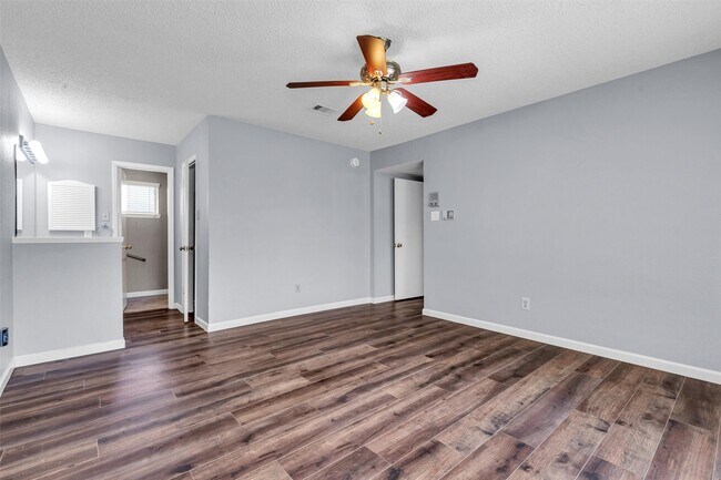 Building Photo - 3407 Pecan Point Dr