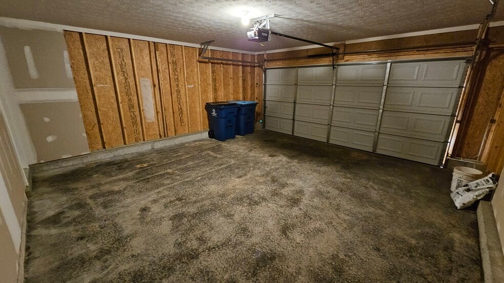 Garage - 4209 Tingle Dr