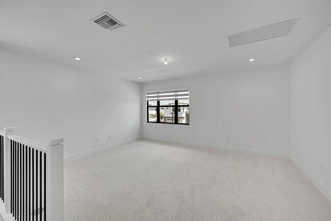 Building Photo - 13072 Feathering Wy