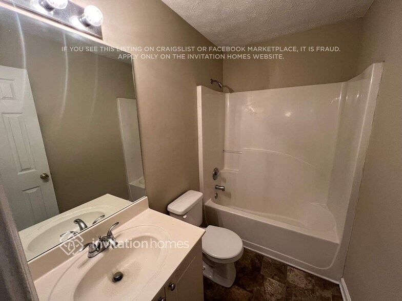 Building Photo - 842 Stonebridge Crescent