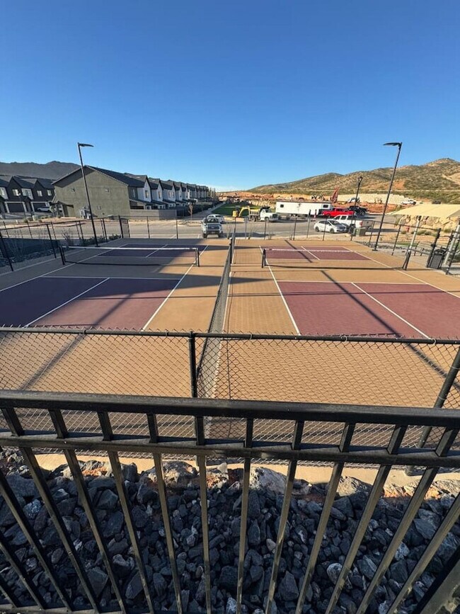 Building Photo - 1702 Ripple Rock Dr