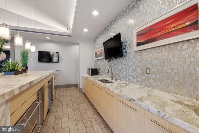 Building Photo - 7530 Stonehouse Run Dr