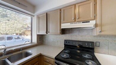 Building Photo - 2633 Juniper Ave