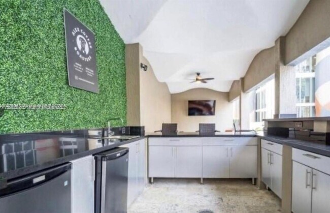 Building Photo - 50 Biscayne Blvd