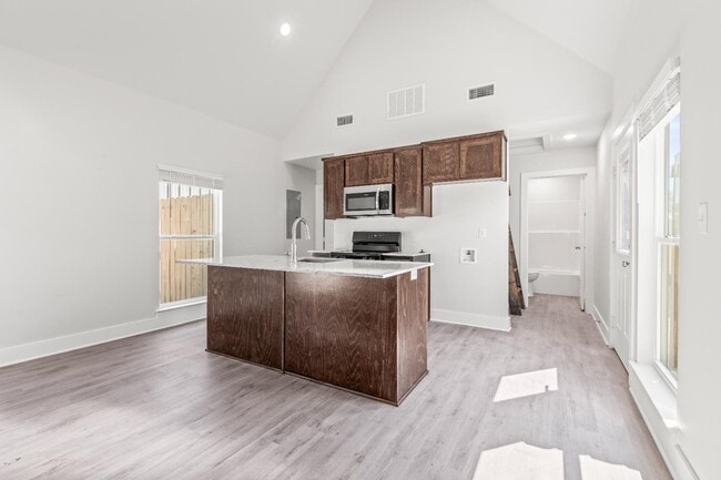 Building Photo - 20048 County Rd 4118