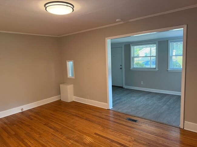 Building Photo - 3 Bedroom 1 Bath for rent