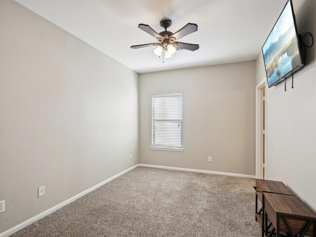 Building Photo - 4411 Koehler St