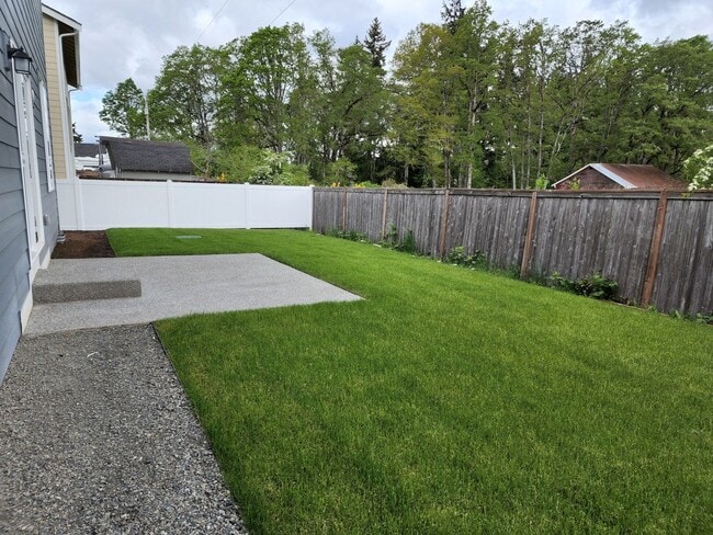Building Photo - Yelm Creek Estates, 4 Bedroom, 2.5 Bathroo...