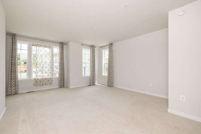 Building Photo - 5920 Whitehurst Ln
