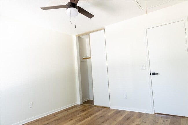 Building Photo - 22 Cottage Grove Pl