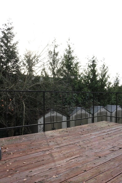 Building Photo - 15906 Elm St E