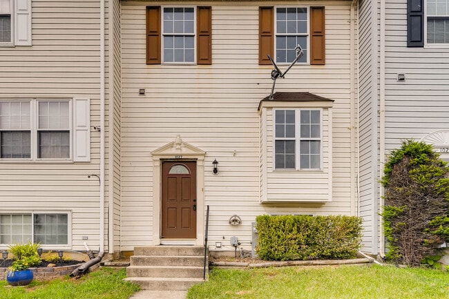 Building Photo - 1027 Pirates Ct