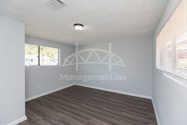 Building Photo - 4452 Bedivere Rd