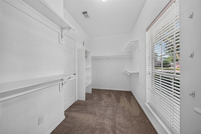 Building Photo - 1719 Cantigny Ln
