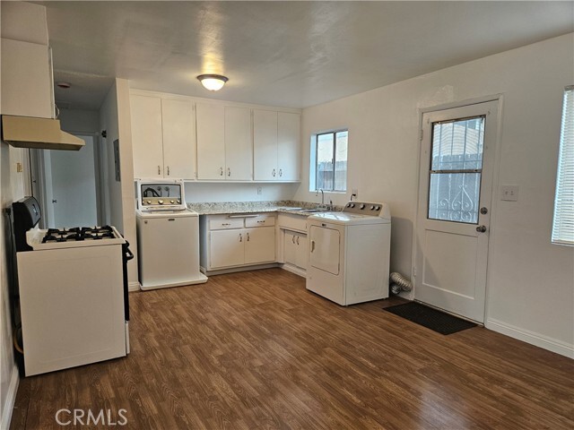 Building Photo - 5933 Burnham Ave