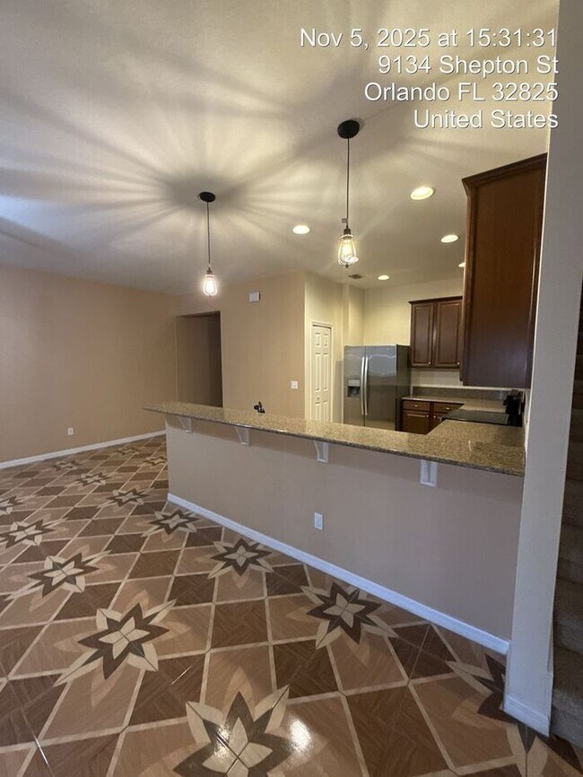 Building Photo - Beautiful Spacious 3 bed 2.5 bath Home in ...