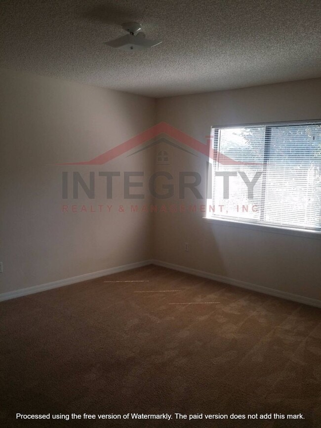 Building Photo - 3bed/2.5bath townhome in Jacksonville FL