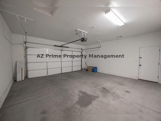 Building Photo - 1520 E Apollo Rd