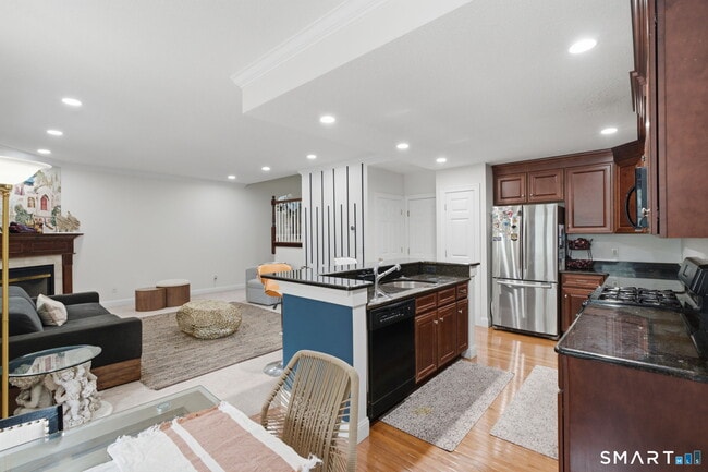 Building Photo - 7 Bridlewood