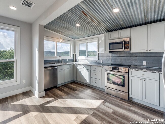 Building Photo - 238 Ledgeview Dr