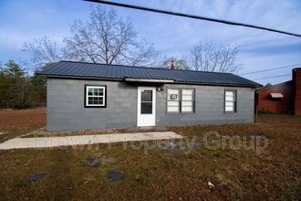 Building Photo - 401 Eva Cir