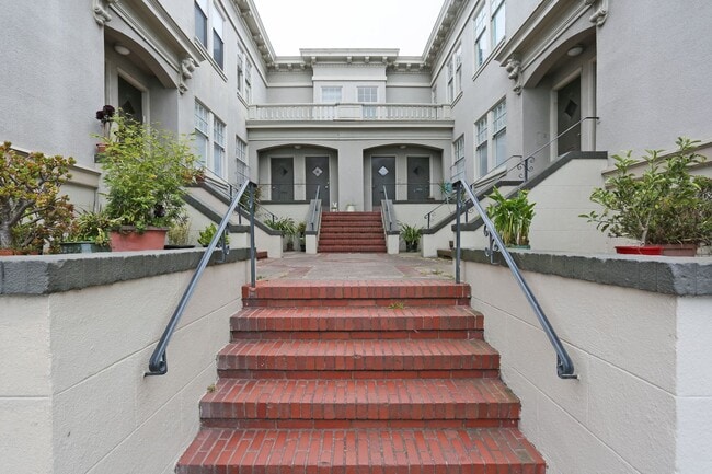 Building Photo - 312 20th Ave