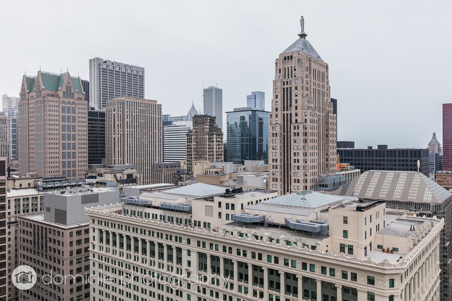 Building Photo - 235 W Van Buren St