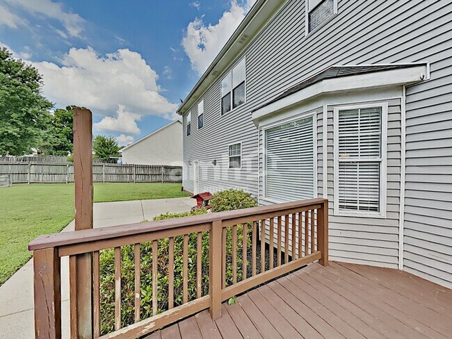 Building Photo - 2581 Douglas Ln